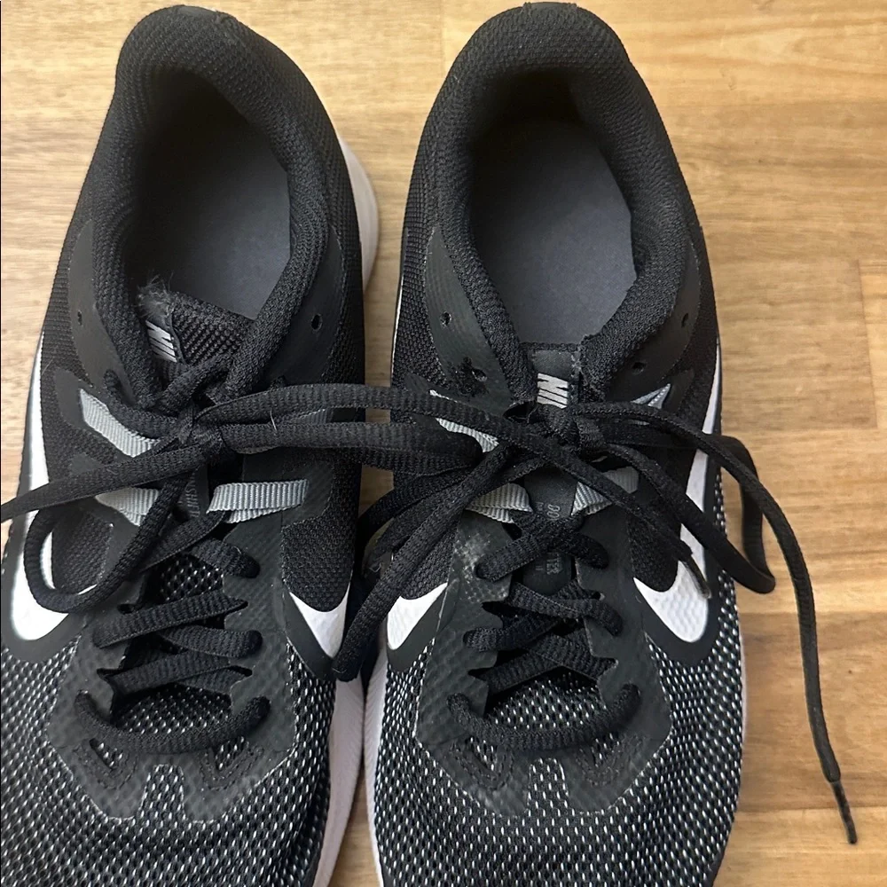 NIKE Downshifter 9 running shoes